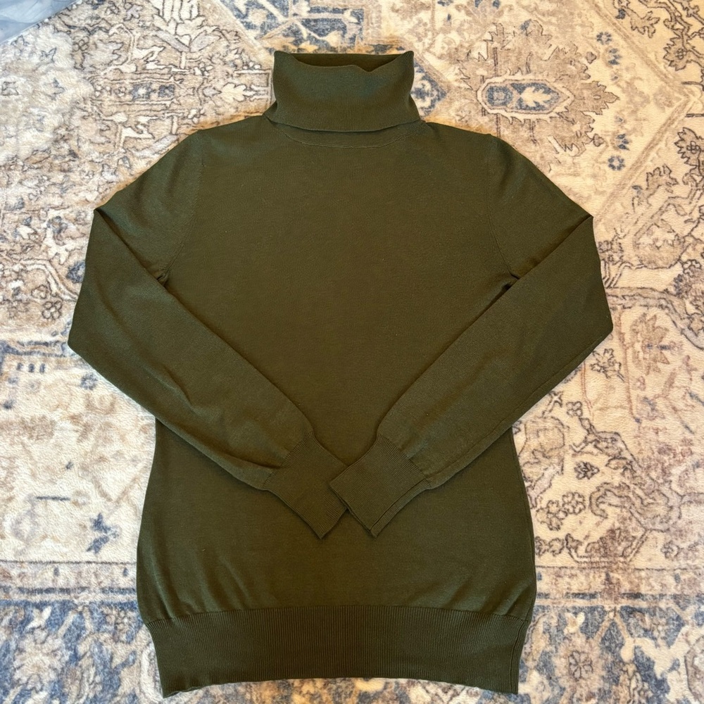 Silk Banana Republic Olive Green Sweater Turtleneck